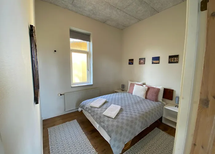 Skaerven Beachfront Apartments And Cottage