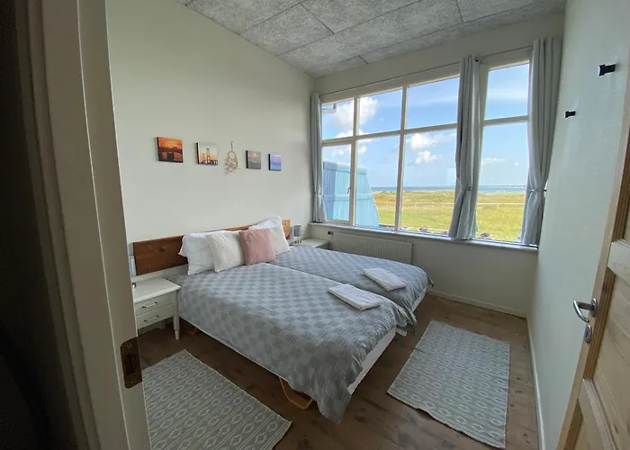 Skaerven Beachfront Apartments And Cottage